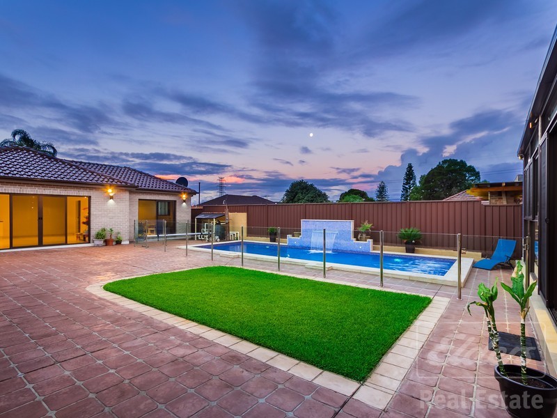 33 Tennyson Road, Greenacre NSW 2190