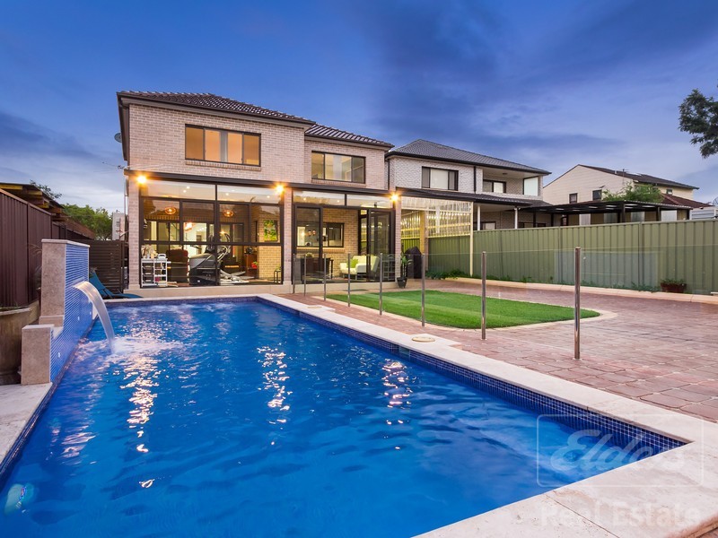 33 Tennyson Road, Greenacre NSW 2190