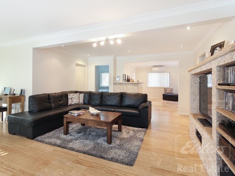 52 Larien Crescent, Birrong NSW 2143