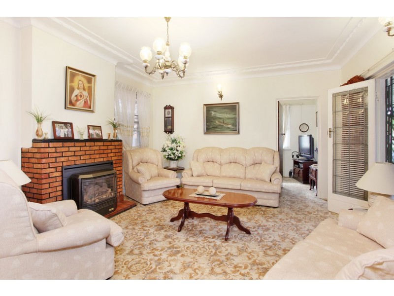 10 Noble Avenue, Punchbowl NSW 2196