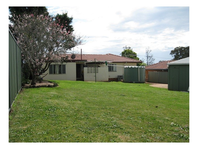 30 Wentworth Street, Centenary Heights QLD 4350