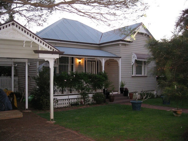 10 Ipswich Street, East Toowoomba QLD 4350