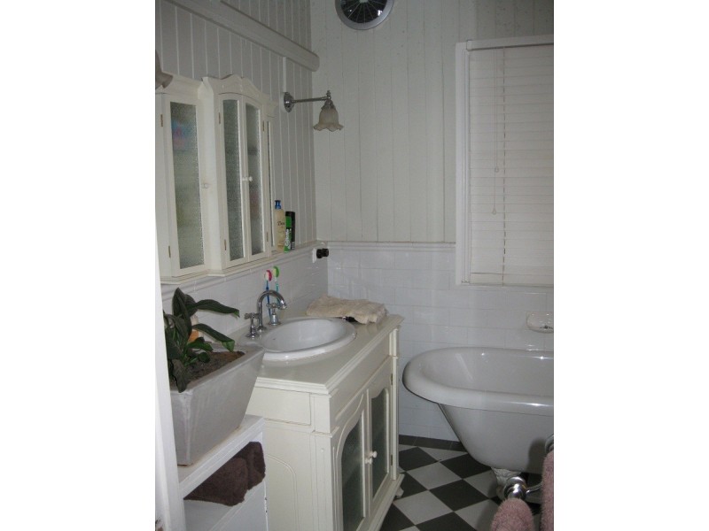 10 Ipswich Street, East Toowoomba QLD 4350