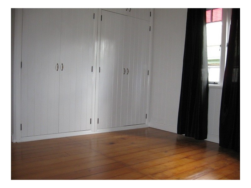 194 Campbell Street, Newtown QLD 4350