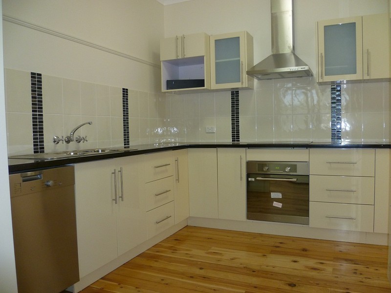 10 Rosina Street, Newtown QLD 4350