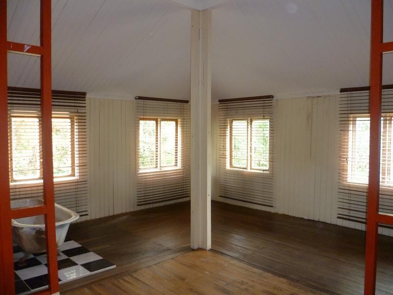 28 Ruthven Street, Mount Lofty QLD 4350