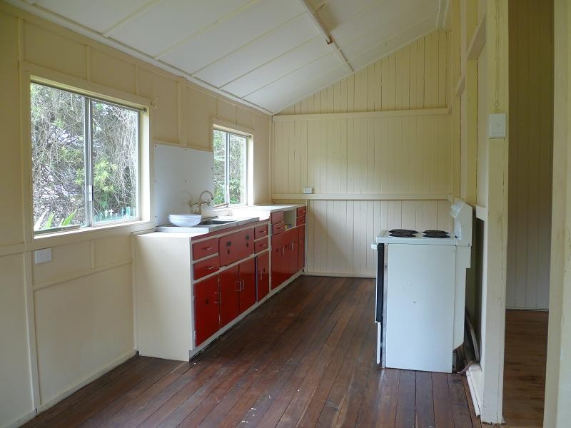 28 Ruthven Street, Mount Lofty QLD 4350