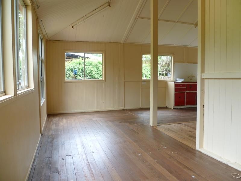 28 Ruthven Street, Mount Lofty QLD 4350