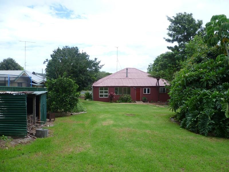 28 Ruthven Street, Mount Lofty QLD 4350