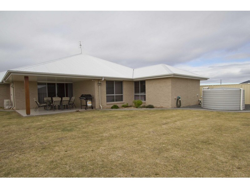 3 Woodville Court, Wyreema QLD 4352
