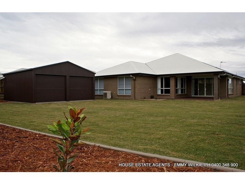 6 Plover Court, Highfields QLD 4352