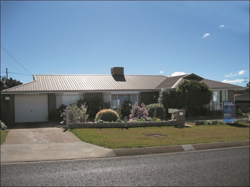 15 Stumm Street, Kearneys Spring QLD 4350