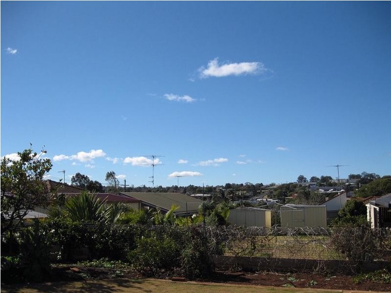 15 Stumm Street, Kearneys Spring QLD 4350