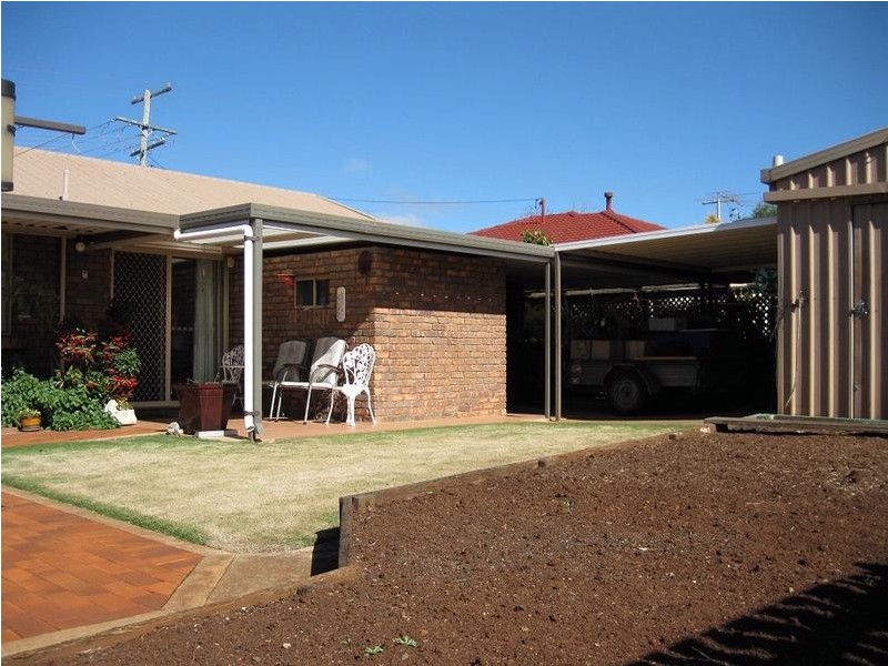 15 Stumm Street, Kearneys Spring QLD 4350
