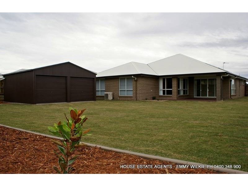 6 Plover Court, Highfields QLD 4352