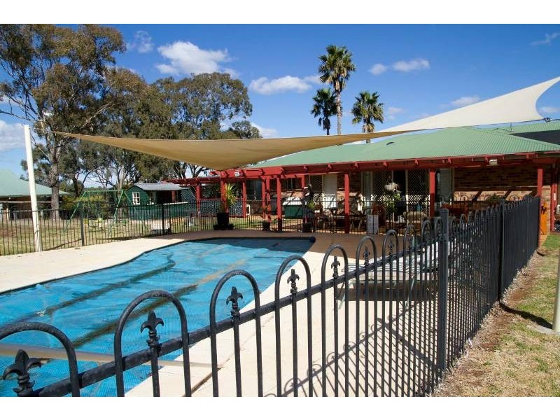 15 Rebecca Street, Glenvale QLD 4350
