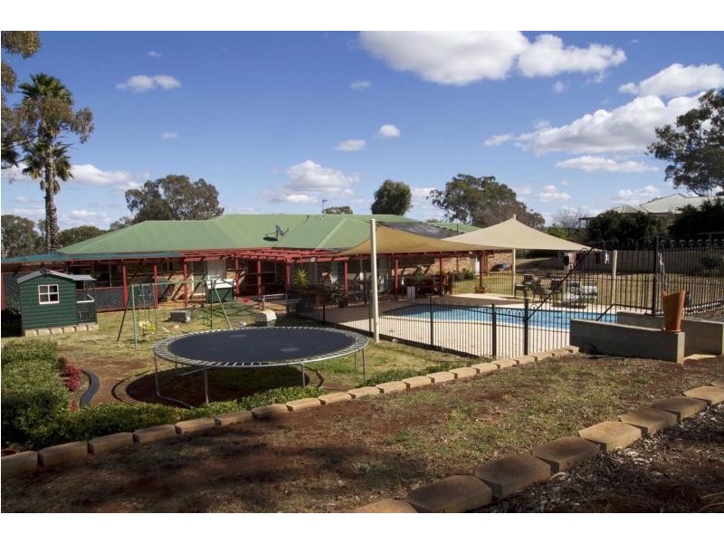 15 Rebecca Street, Glenvale QLD 4350