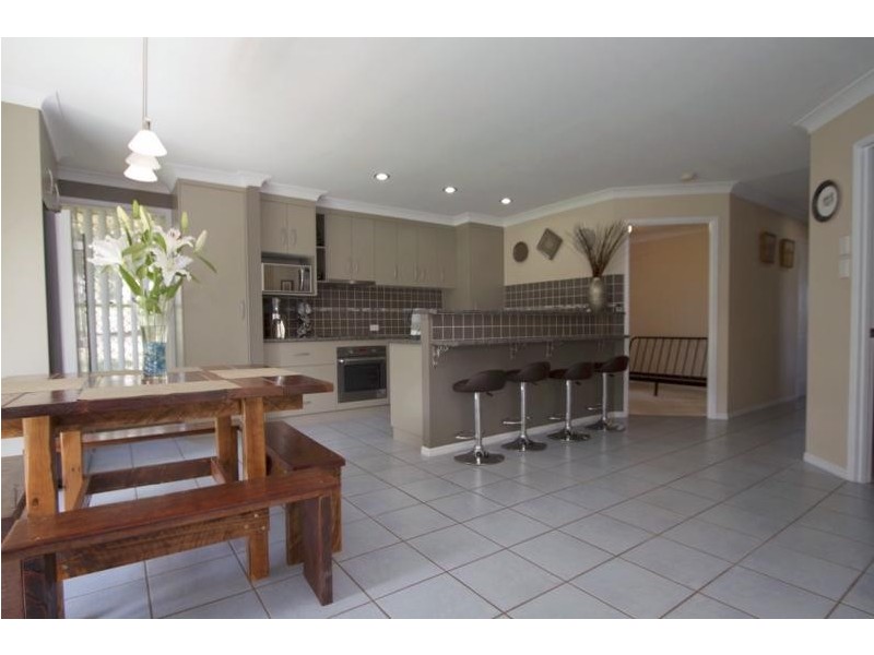 9 Carys Road, Glenvale QLD 4350