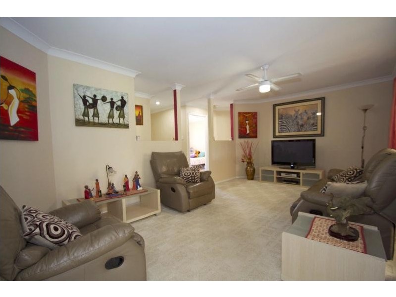 9 Carys Road, Glenvale QLD 4350