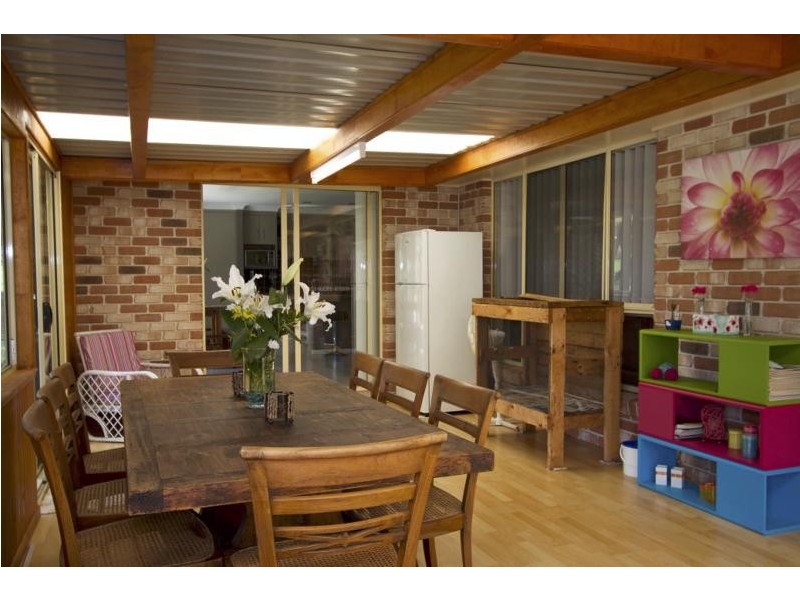 9 Carys Road, Glenvale QLD 4350