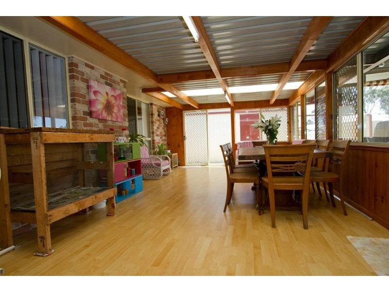 9 Carys Road, Glenvale QLD 4350