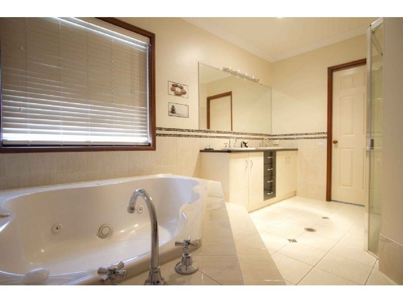 45 Highland Park Road, Meringandan West QLD 4352