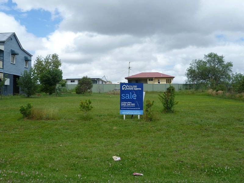 12 Elton Street, Greenmount QLD 4359