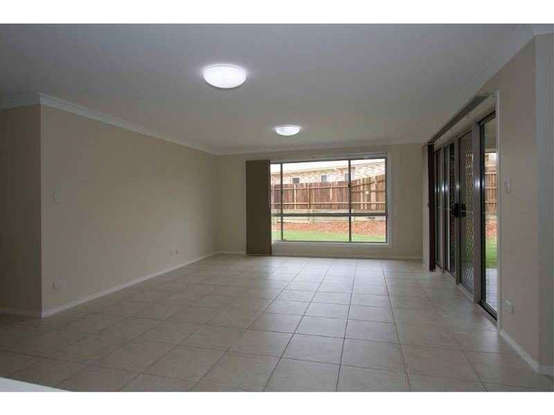 3 Wagtail Drive, Highfields QLD 4352