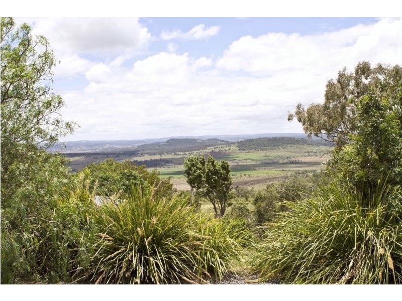 128 Sunrise Road, Glencoe QLD 4352