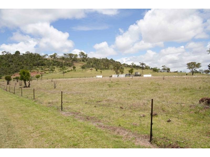 128 Sunrise Road, Glencoe QLD 4352