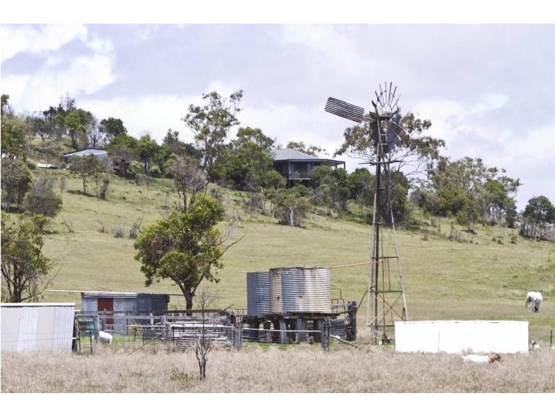 128 Sunrise Road, Glencoe QLD 4352