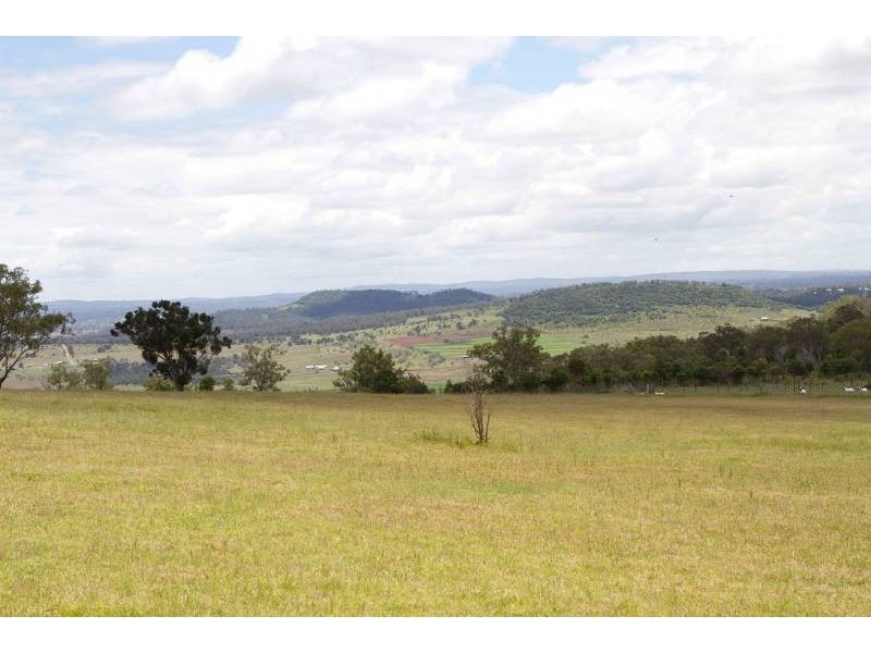 128 Sunrise Road, Glencoe QLD 4352