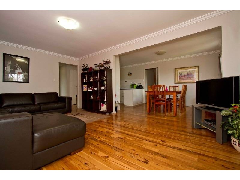 18 Canberra Street, Harristown QLD 4350