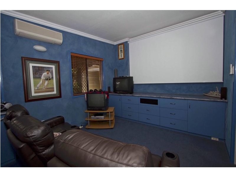 18 Canberra Street, Harristown QLD 4350