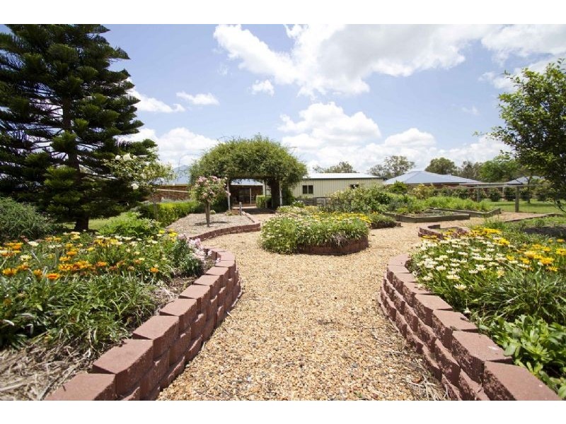 38 Highland Park Road, Meringandan West QLD 4352