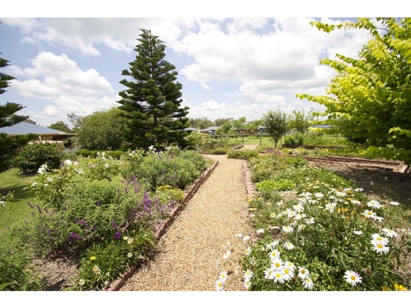 38 Highland Park Road, Meringandan West QLD 4352