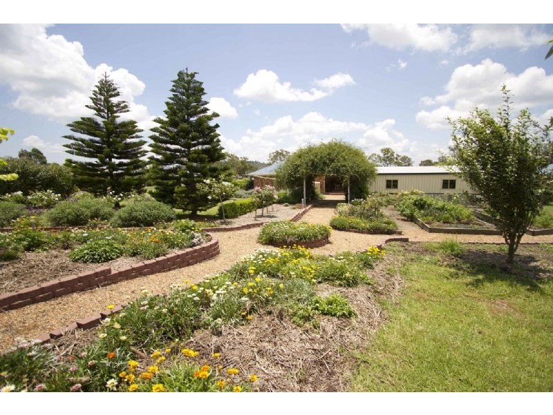 38 Highland Park Road, Meringandan West QLD 4352