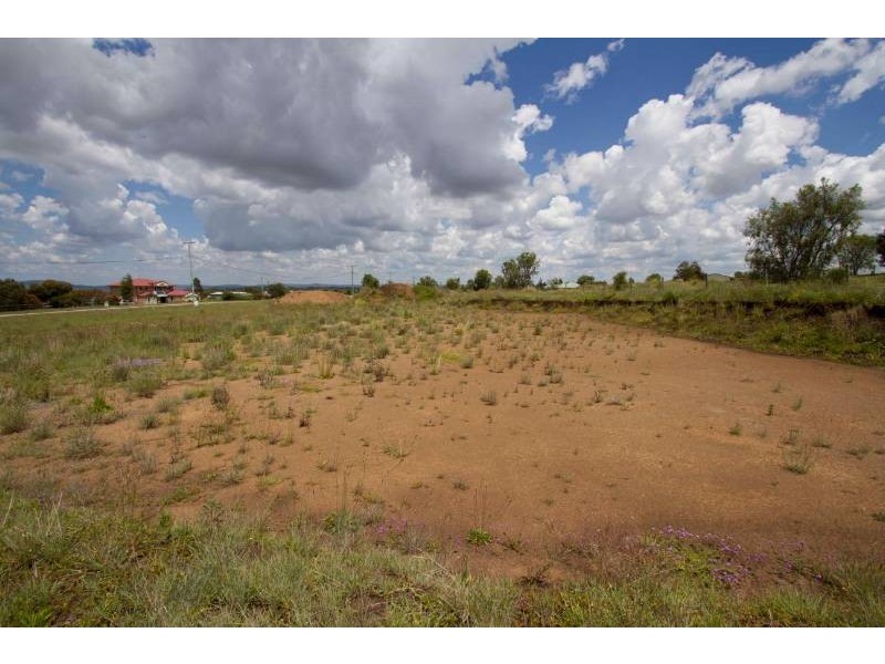 2 Graham Drive, Toowoomba QLD 4350