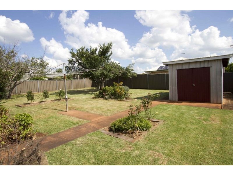 41 Cabarita Crescent, Glenvale QLD 4350