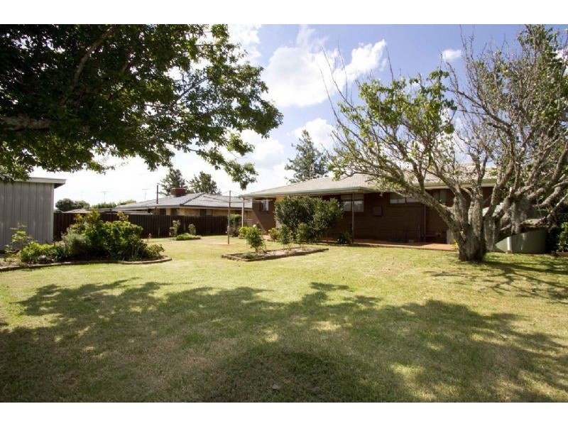 41 Cabarita Crescent, Glenvale QLD 4350
