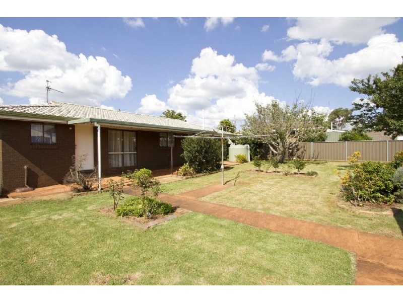 41 Cabarita Crescent, Glenvale QLD 4350