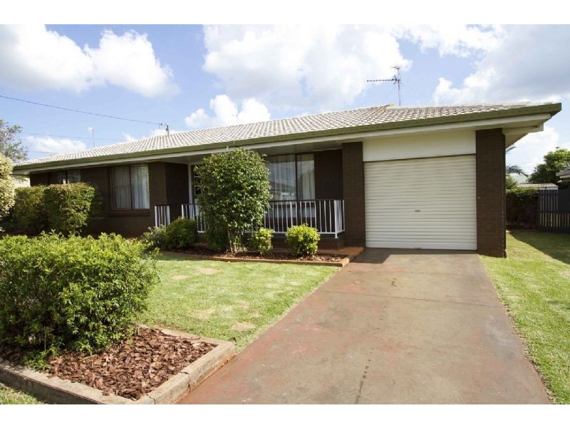 41 Cabarita Crescent, Glenvale QLD 4350