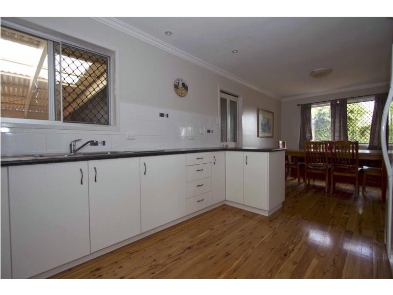 18 Canberra Street, Harristown QLD 4350