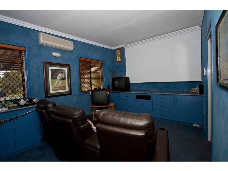 18 Canberra Street, Harristown QLD 4350