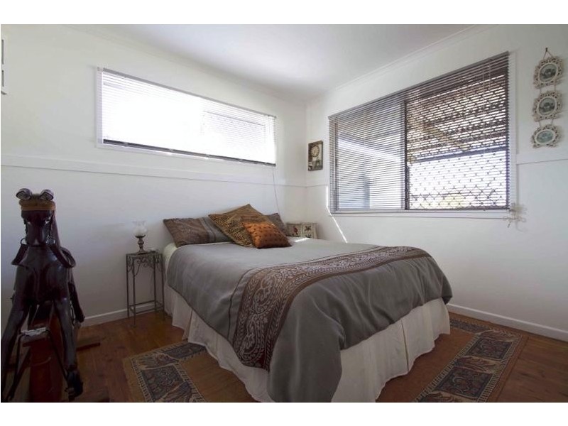 14 Talinga Street, Mount Lofty QLD 4350
