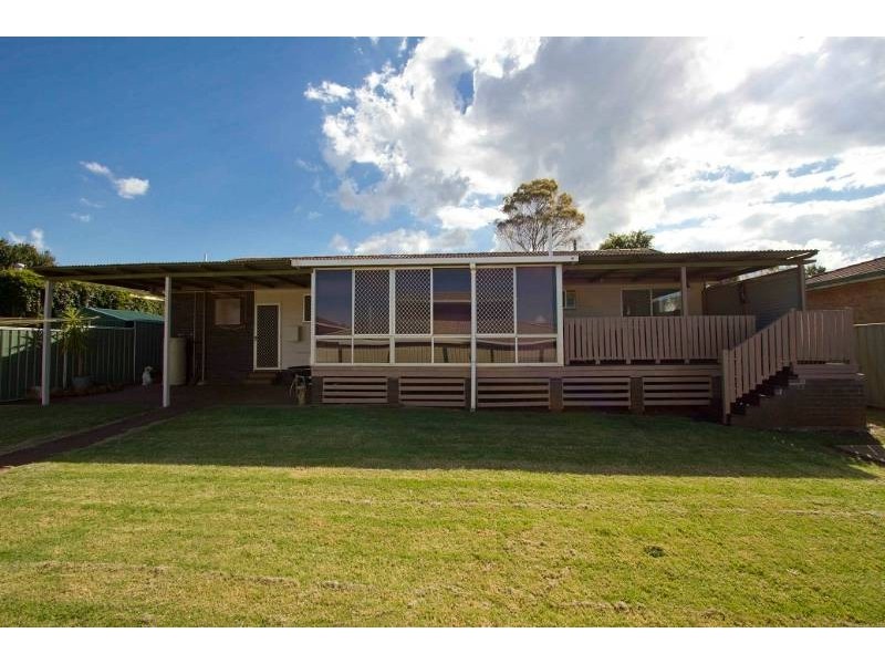14 Talinga Street, Mount Lofty QLD 4350