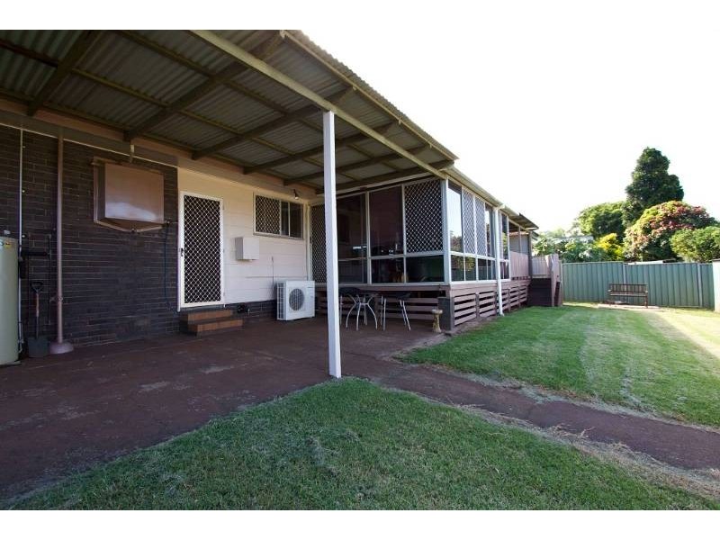 14 Talinga Street, Mount Lofty QLD 4350