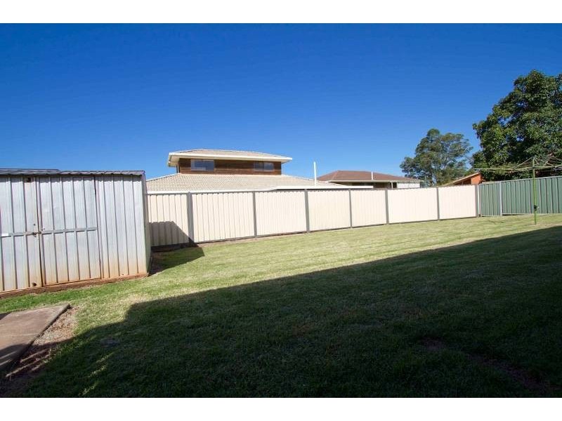 14 Talinga Street, Mount Lofty QLD 4350