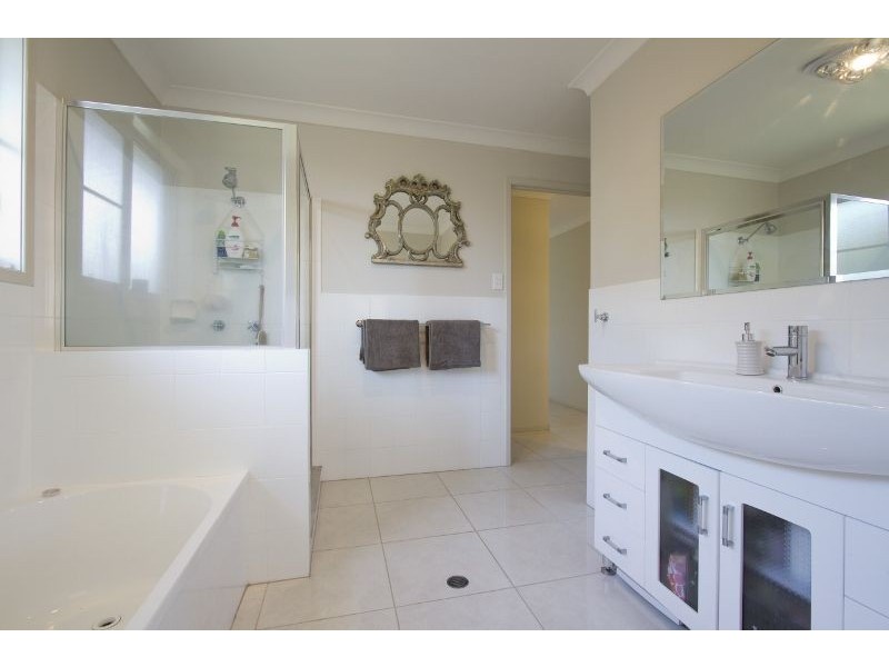 609 Greenwattle Street, Glenvale QLD 4350