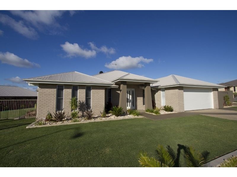 2 Plover Court, Highfields QLD 4352